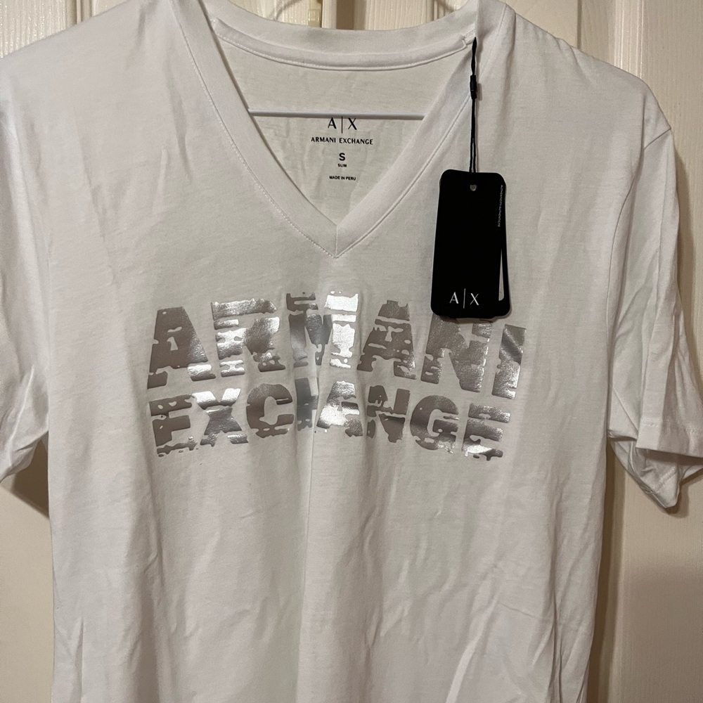Armani Men’s T shirt Small